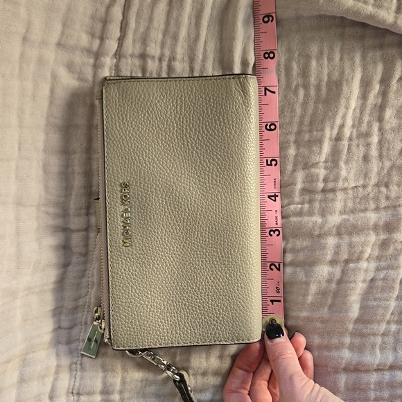 Michael Kors Wristlet - Picture 3 of 14